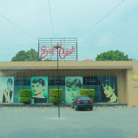 Safari Club 1 Hotel Rawalpindi Bagian luar foto