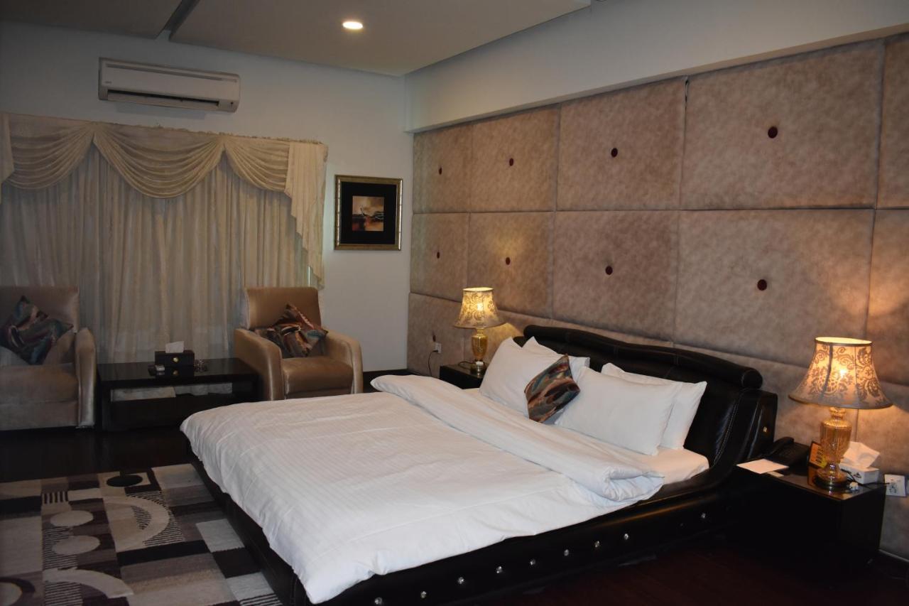 Safari Club 1 Hotel Rawalpindi Bagian luar foto