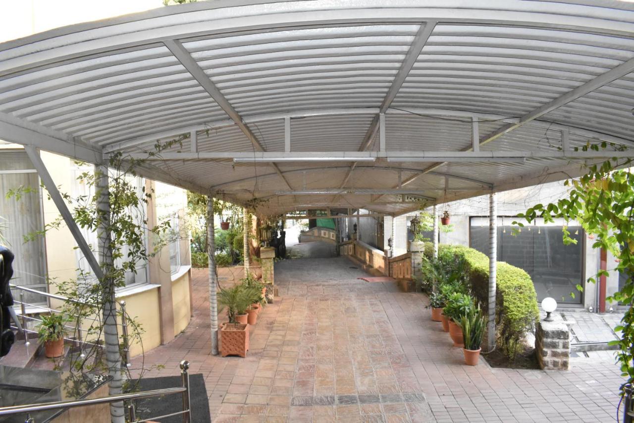 Safari Club 1 Hotel Rawalpindi Bagian luar foto