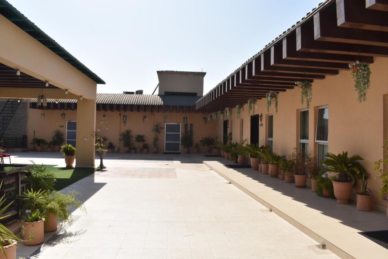 Safari Club 1 Hotel Rawalpindi Bagian luar foto