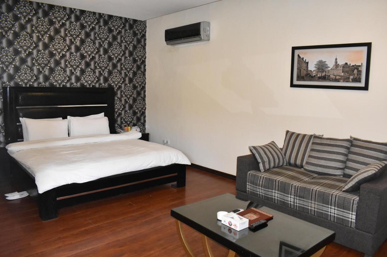 Safari Club 1 Hotel Rawalpindi Bagian luar foto