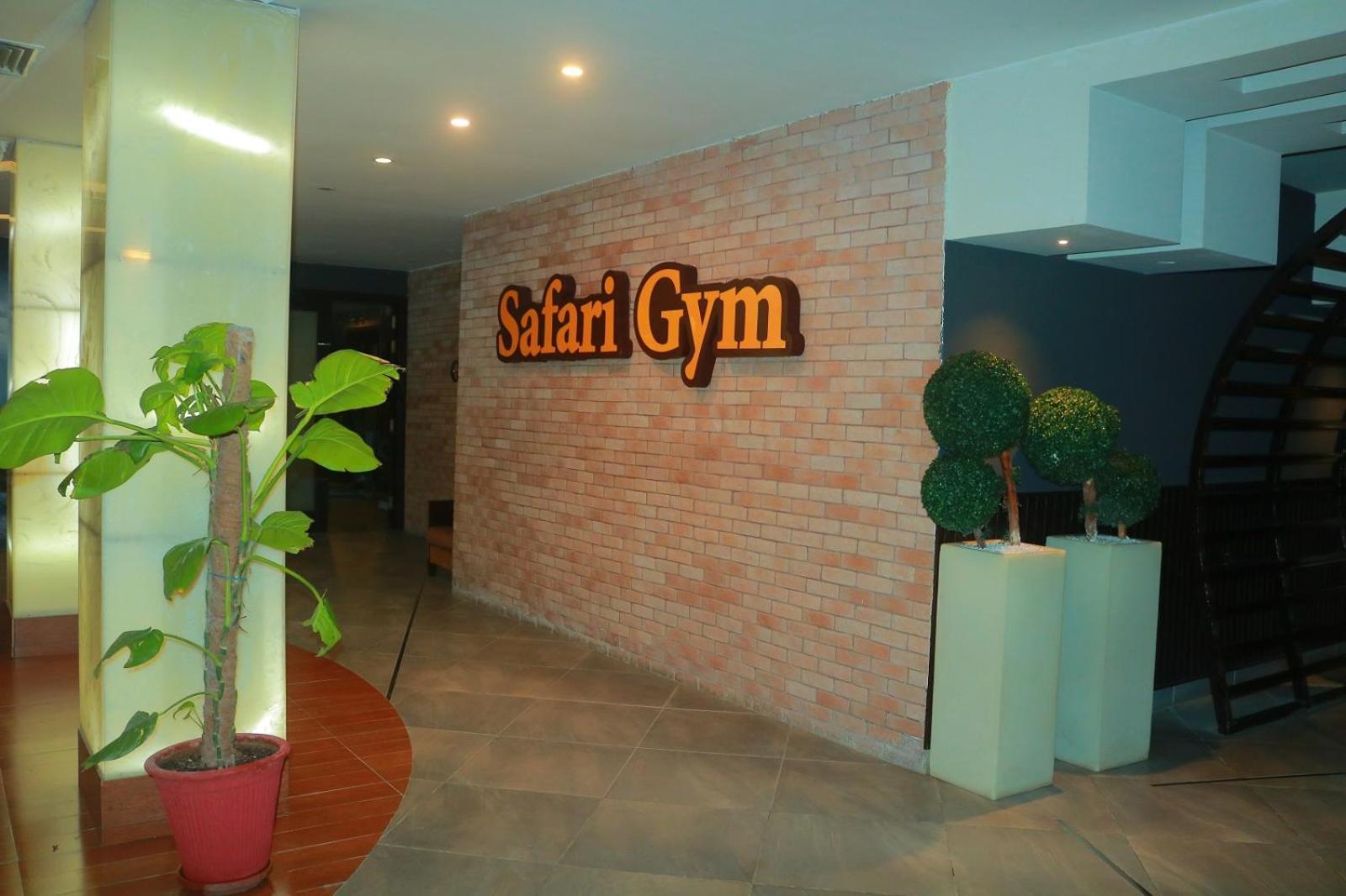 Safari Club 1 Hotel Rawalpindi Bagian luar foto