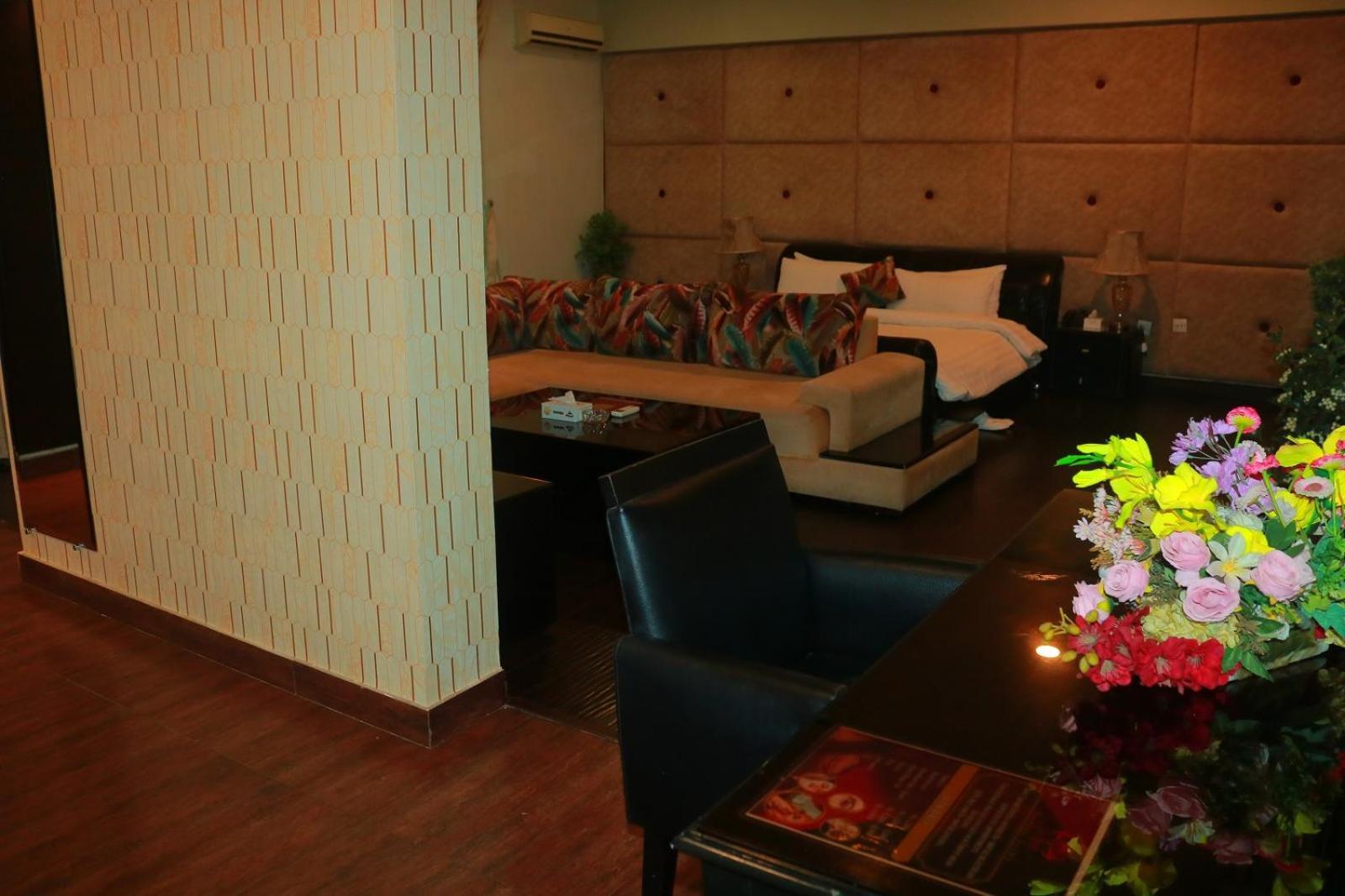 Safari Club 1 Hotel Rawalpindi Bagian luar foto