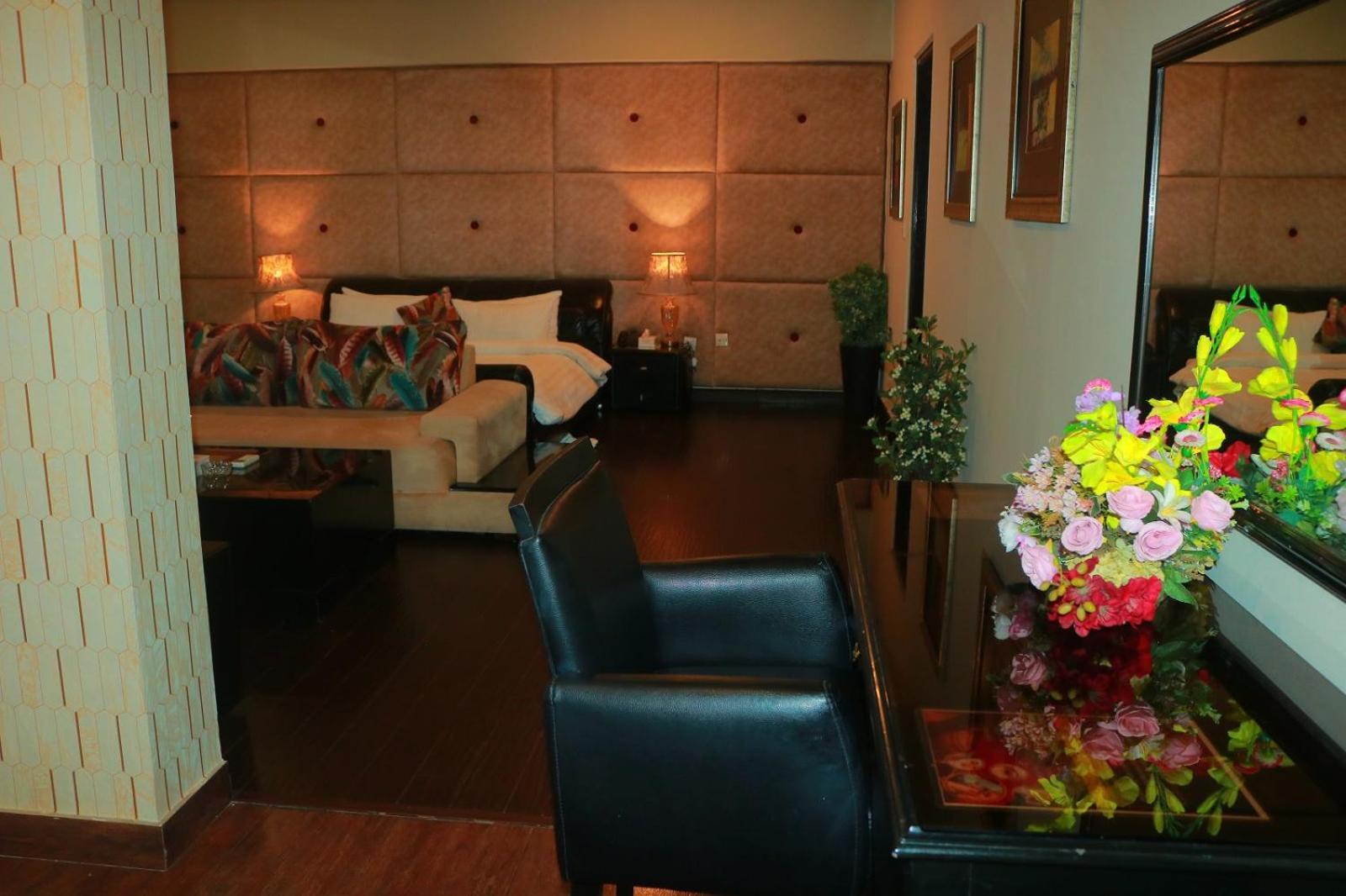 Safari Club 1 Hotel Rawalpindi Bagian luar foto