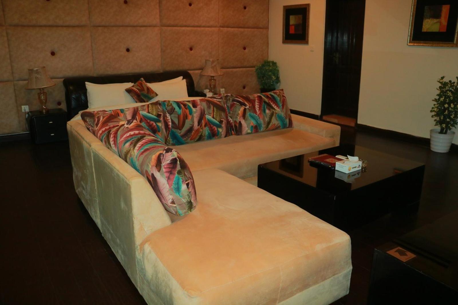 Safari Club 1 Hotel Rawalpindi Bagian luar foto