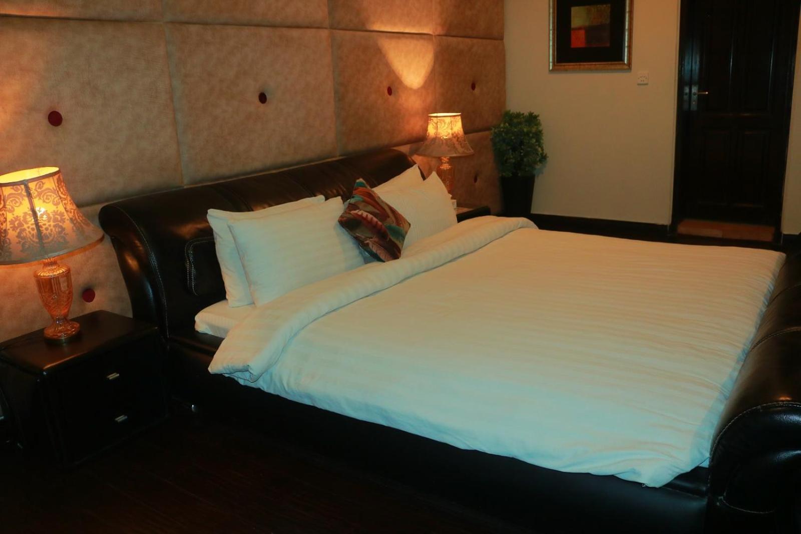 Safari Club 1 Hotel Rawalpindi Bagian luar foto