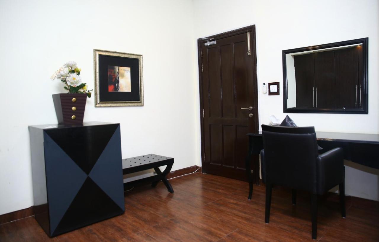Safari Club 1 Hotel Rawalpindi Bagian luar foto